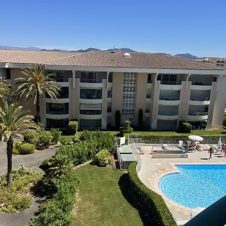 Open 41m2 4eme Etage Vue Sur Piscine Apartment
