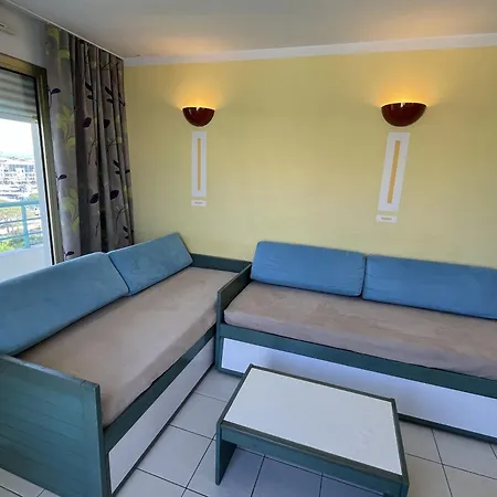 Open 41m2 4eme Etage Vue Sur Piscine * Frejus
