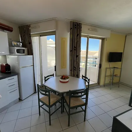 Open 41m2 4eme Etage Vue Sur Piscine Frejus