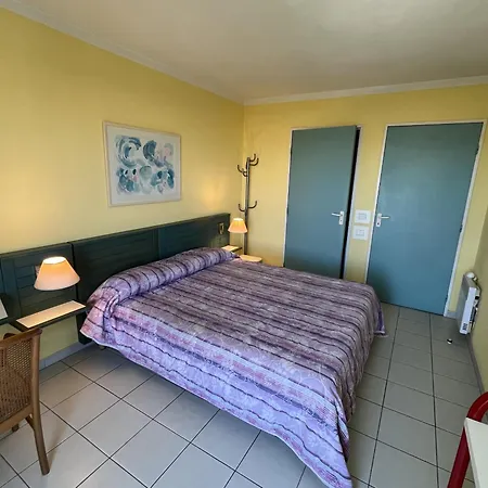 Open 41m2 4eme Etage Vue Sur Piscine * Fréjus
