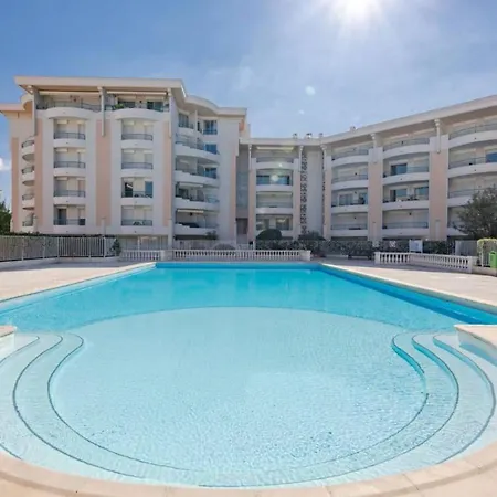Open 41m2 4eme Etage Vue Sur Piscine Lägenhet