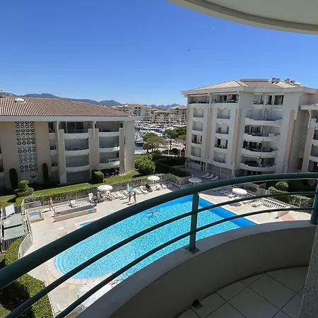 Open 41m2 4eme Etage Vue Sur Piscine * Frejus
